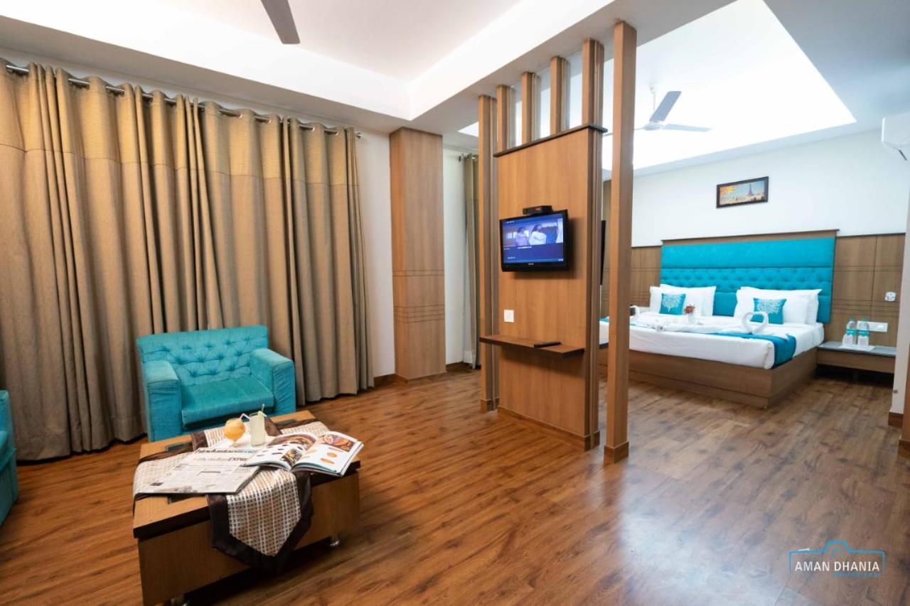 Hotel Classic Residency Kālka Екстериор снимка