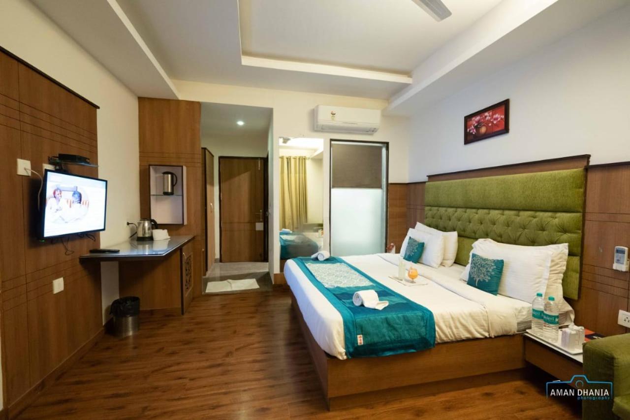 Hotel Classic Residency Kālka Екстериор снимка