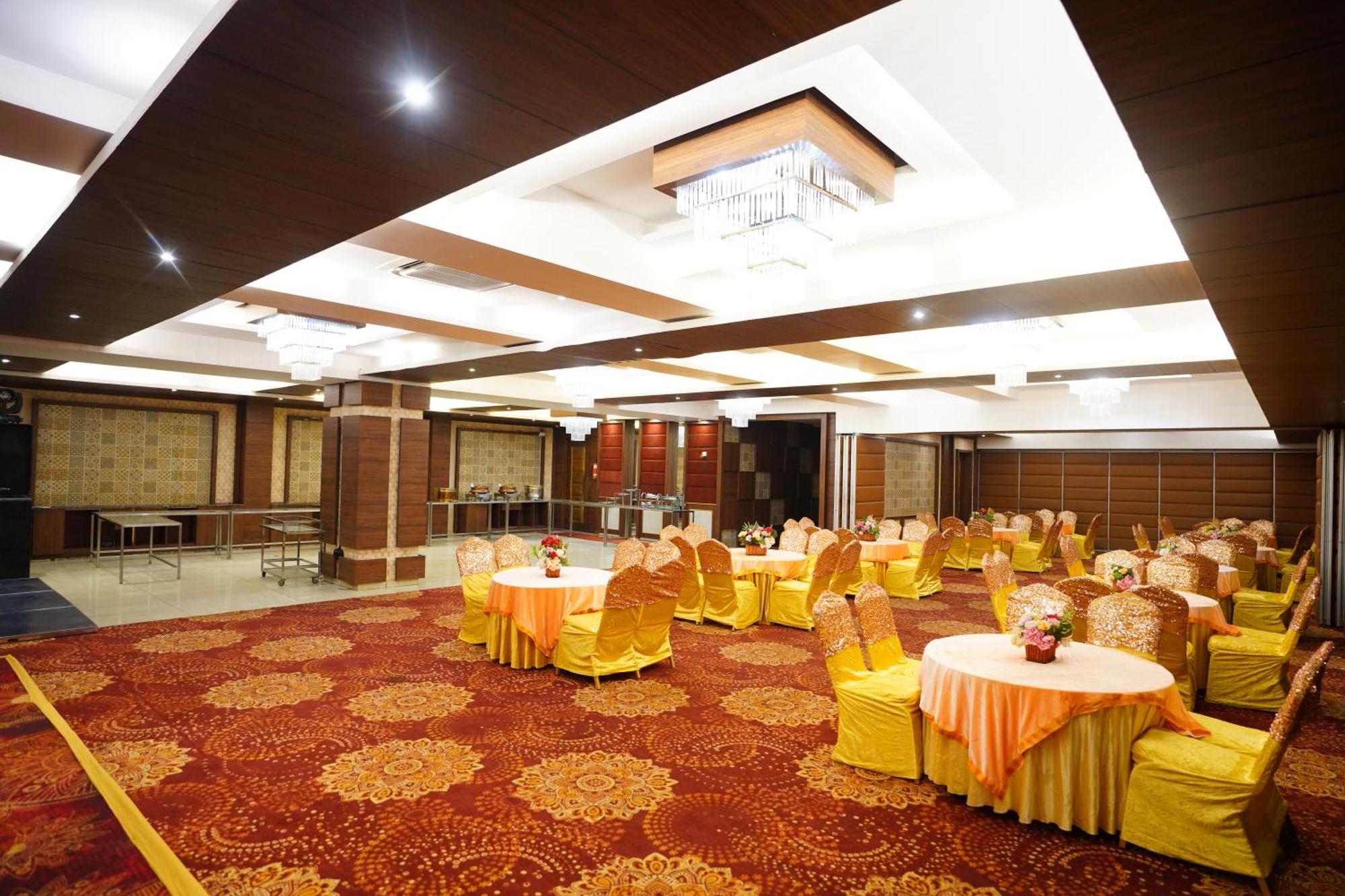 Hotel Classic Residency Kālka Екстериор снимка