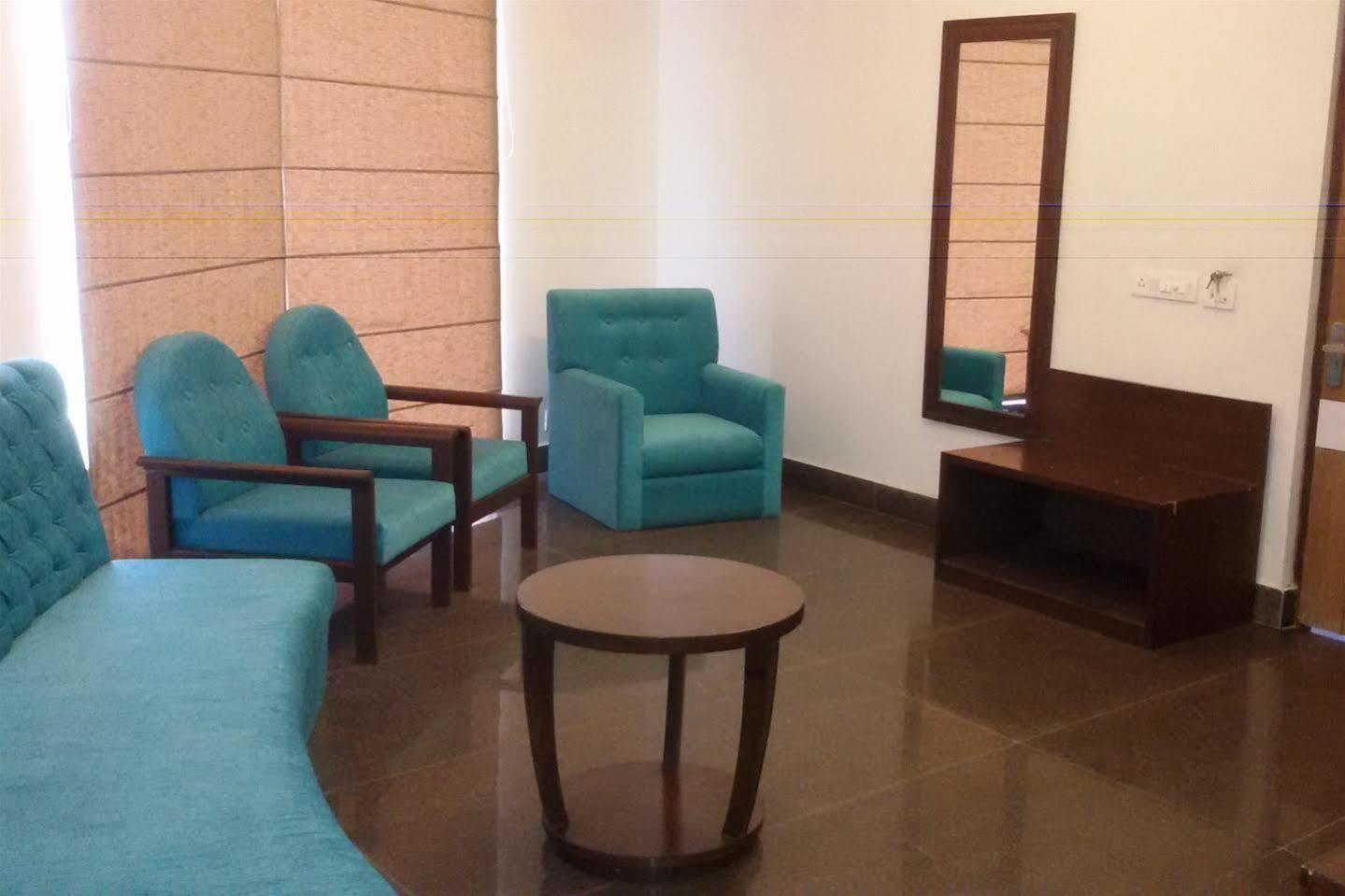 Hotel Classic Residency Kālka Екстериор снимка